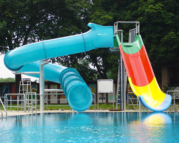 Wasserrutschen und Röhrenrutschen